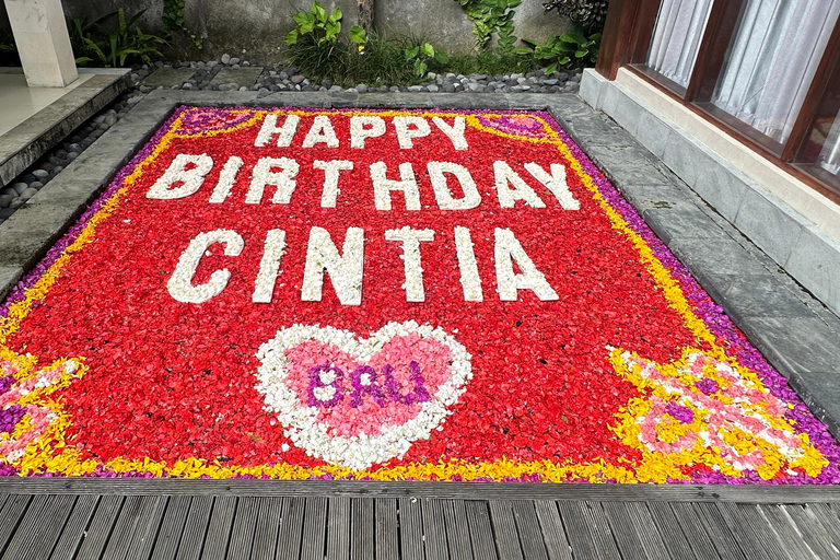 Decorações de flores para piscina em Bali: Aniversário-Lua de Mel-AniversárioDecoração de flores para piscina em Bali: Piscina de até 24m²