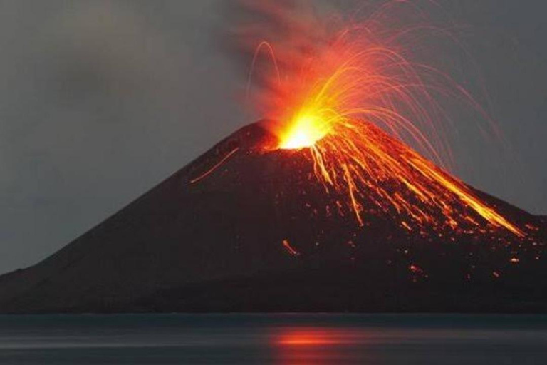 Yogyakarta : Turgo Hill - Vue imprenable sur les coulées de lave du mont MerapiYogyakarta : colline de Turgo - Vue imprenable sur le volcan Merapi
