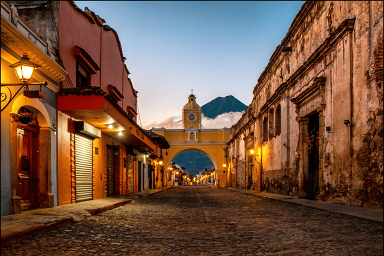 Pakiet 4 dni Antigua, Pacaya i Atitlán