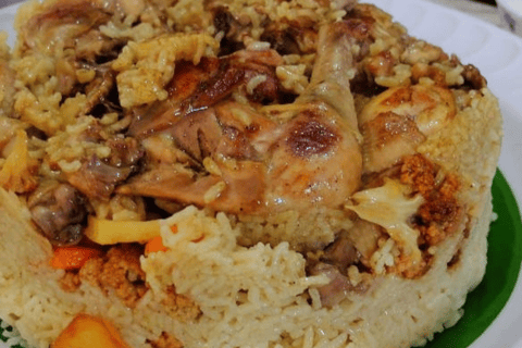 Wadi Rum: Almoço ou Jantar ao Estilo Beduíno com Serviço de BuscaAlmoço beduíno local com chá, café, bebidas geladas e serviço de busca