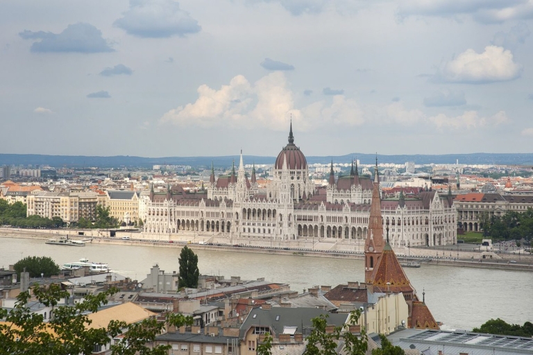 Budapest: Classic Buda Castle Walking Tour Private Tour