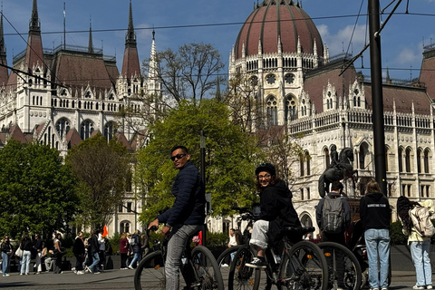 Budapest: Complete E-Bike Tour of Buda & Pest Highlights