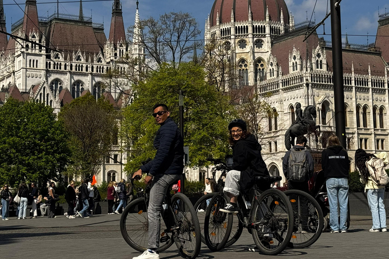 Budapest: Complete E-Bike Tour of Buda & Pest Highlights