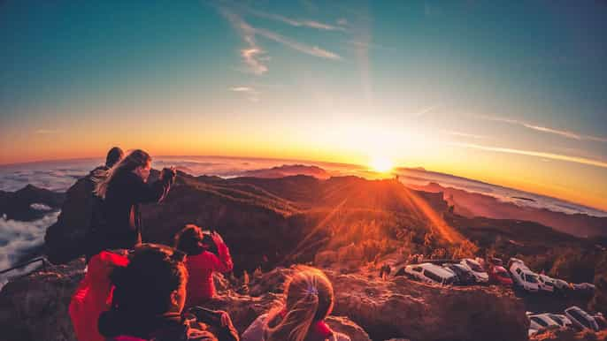 Gran Canaria: Excursión al Atardecer en el Volcán y Degustación de Comida Local