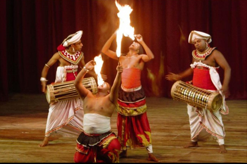 Sigiriya: Kandy VIP Transfer with Temple & Dance Show