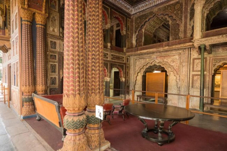 Old Bangalore Walking Tour: Palace, Fort, Temples & Market