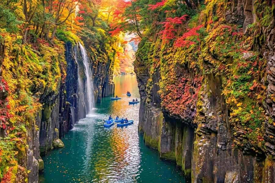 Tour zum Berg Aso und zur Takachiho-Schlucht mit optionaler Bootsfahrt. Foto: GetYourGuide Tour zum Berg Aso und zur Takachiho-Schlucht mit optionaler Bootsfahrt. Foto: GetYourGuide