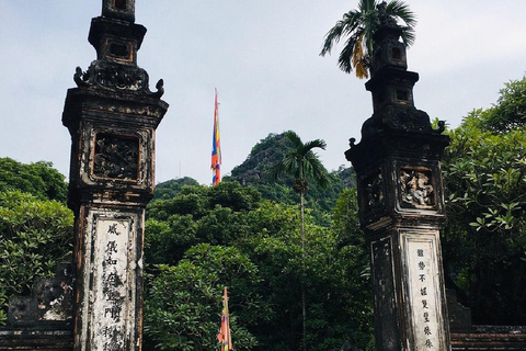 Ha Noi: Ninh Binh Wycieczka 1-dniowa/ Hoa Lu &amp; Tam Coc/ Pełna obsługaFriendly Travel: Hoa Lu i Tam Coc - 1-dniowa wycieczka z lunchem,