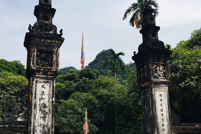 Ha Noi: Ninh Binh Wycieczka 1-dniowa/ Hoa Lu &amp; Tam Coc/ Pełna obsługaFriendly Travel: Hoa Lu i Tam Coc - 1-dniowa wycieczka z lunchem,