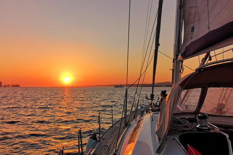 Mirissa: Sunset Cruise with Relaxing Evening Boat Tour 2 Hour - Exclusive Sunset Boat Tour