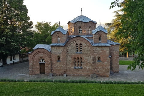 Milleniumskreuz, St. Pantelemon und Matka-Schlucht von Skopje aus