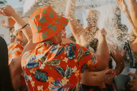 Pola: Boom Boat Party - Crociera, drink, DJ e afterparty