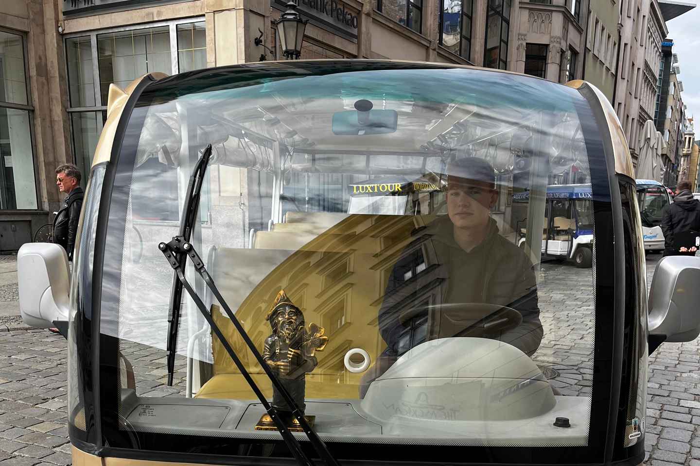 Wrocław Dwarfs & Sightseeing Tour by Electric Mini Bus