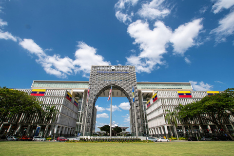 Kuala Lumpur: Putrajaya Tour med traditionell båtkryssning