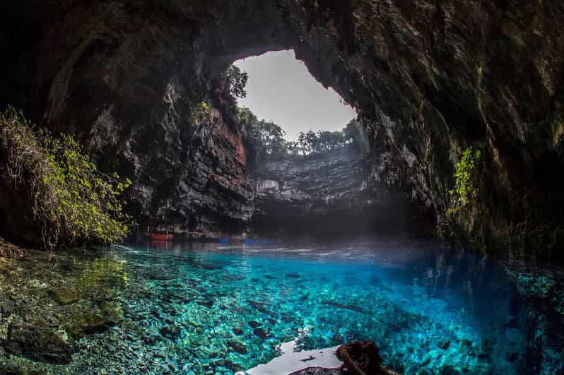Kefalonia: Melissani Lake Fast-Track Entry Ticket