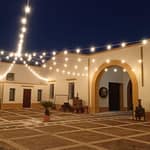 Tour serale cantina storica e degustazione vini con cucina siciliana
