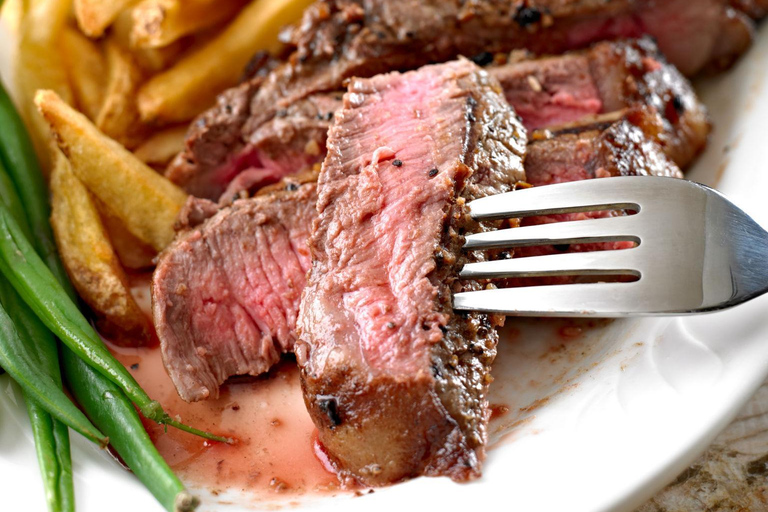Oslo: Sculptures & Stories Walk with Premium Steak Meal Easy City Experience + Steak Dinner (Best Experience)