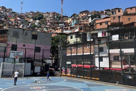 Graffiti Tour Medellin : Histoire et art dans la Comuna 13