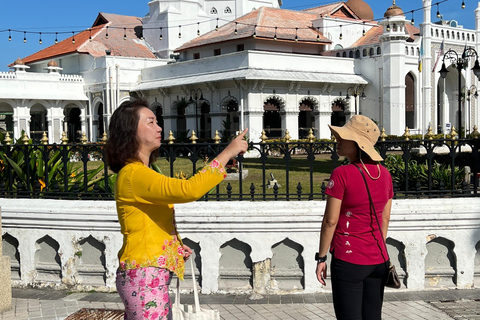 Penang: Baba & Nyonya Costume Experience & Heritage Walk