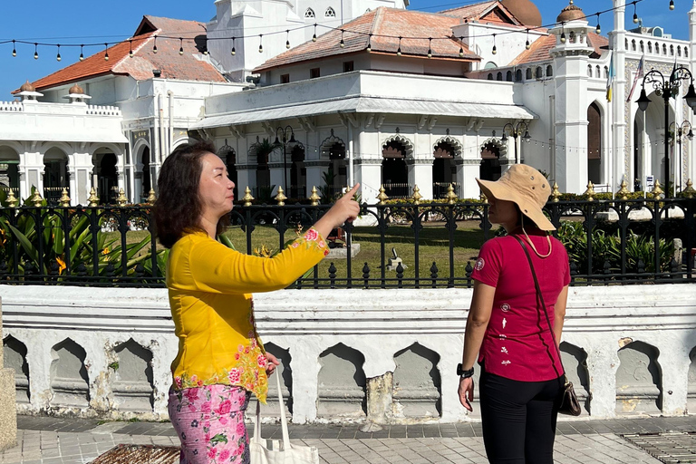 Penang: Baba & Nyonya Costume Experience & Heritage Walk