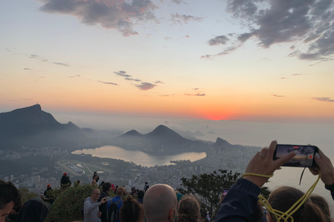 Najpiękniejszy wschód słońca na świecie – wycieczka z przewodnikiem na Morro Dois Irmãos