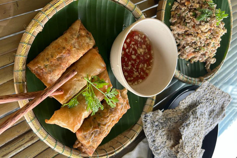 Hue : Visite du pont Thanh Toan en moto avec cours de cuisine