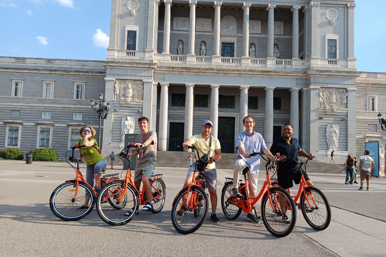 Madrid: Highlights Bike or E-Bike 1,5 Hour Tour with Guide Private Cycling Experience for Large Group (Regular Bicycle)