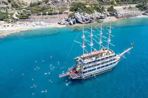 All-inclusive Boat Trip with Lunch and Unlimited Drinks