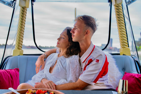 Gold Coast: Private Gondola Cruise for up to 5 people 1 hour Uncatered cruise + Soft drinks