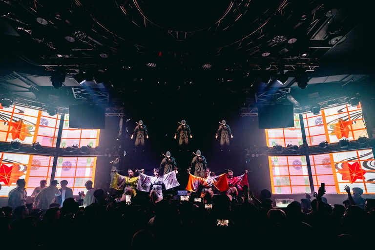 Tokyo Shinjuku: biglietto per il nightclub WARP e VIP (per stranieri)Pacchetto VIP Grand Cordon Duo