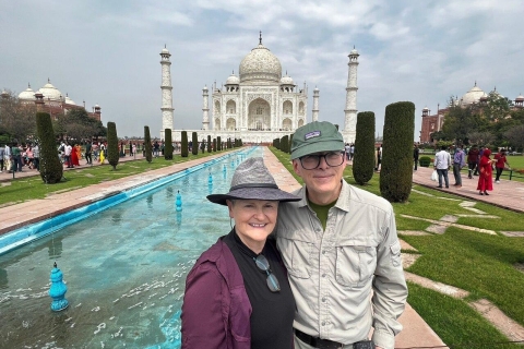 Vanuit Delhi: Taj Mahal en Agra-tour met overnachting met ontbijtTour met auto, gids en toegangskaarten