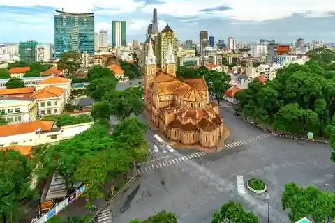 Saigon Stadtführung Halbtagestour mit dem Auto