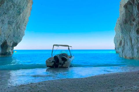 赞特私人游轮海龟岛、凯里洞穴和米兹特雷斯