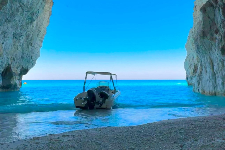 赞特私人游轮海龟岛、凯里洞穴和米兹特雷斯