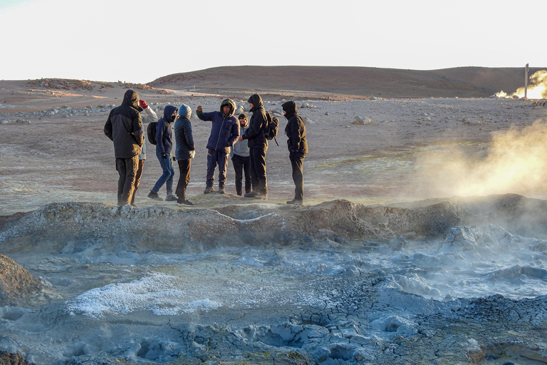 La Paz: 5-Day Uyuni Salt Flats Journey with Return ENGLISH-SPEAKING GUIDE
