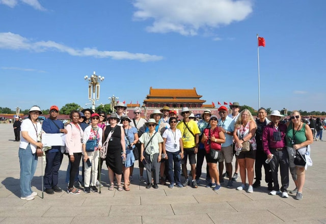 Beijing: Forbidden City & Jingshan Park Premium Day Tour