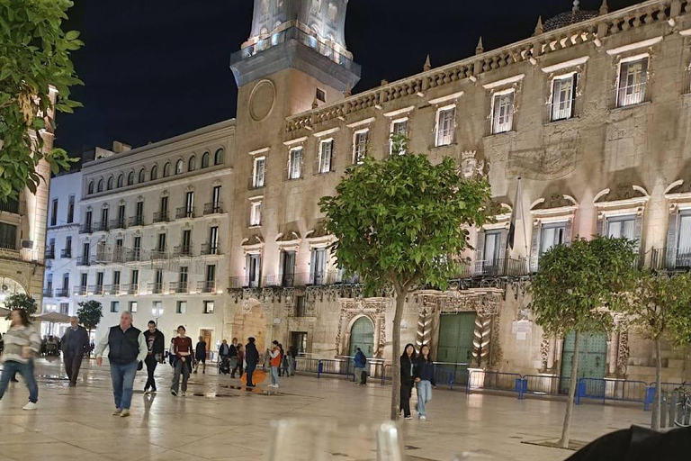 Alicante: Rundgang bei Nacht