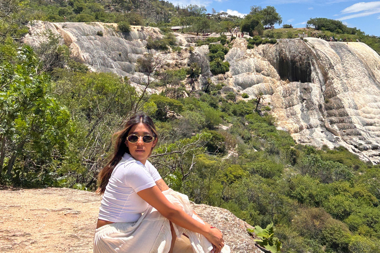 Private Experience to Hierve el Agua with Local Guide Private Experience to Hierve el Agua with a Local Guide