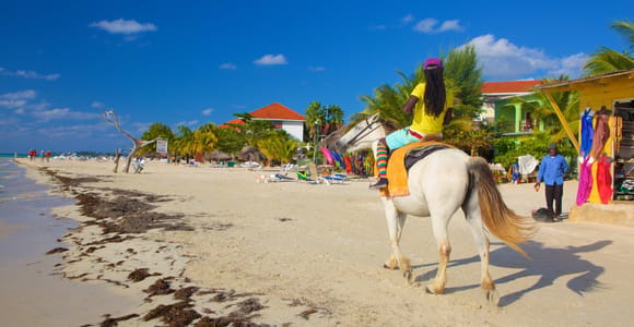 Rick&#39;s Cafe & 7 Mile Beach Day Tour From Montego Bay