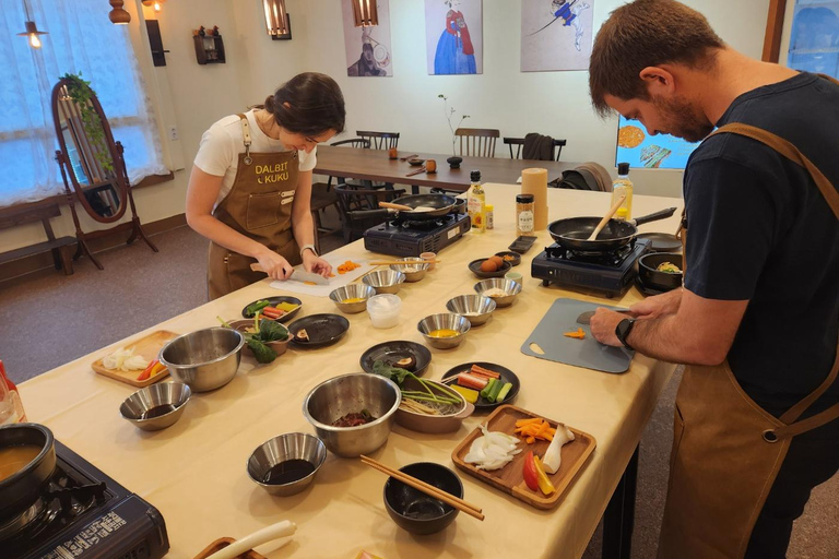 Seoul: 6-Dish Korean Cooking Class & Hidden Alley Tour