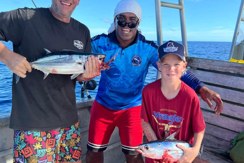 Sigatoka: Charter de pesca com cruzeiro no rio e lanchesSigatoka: Passeio de barco com pesca e lanche