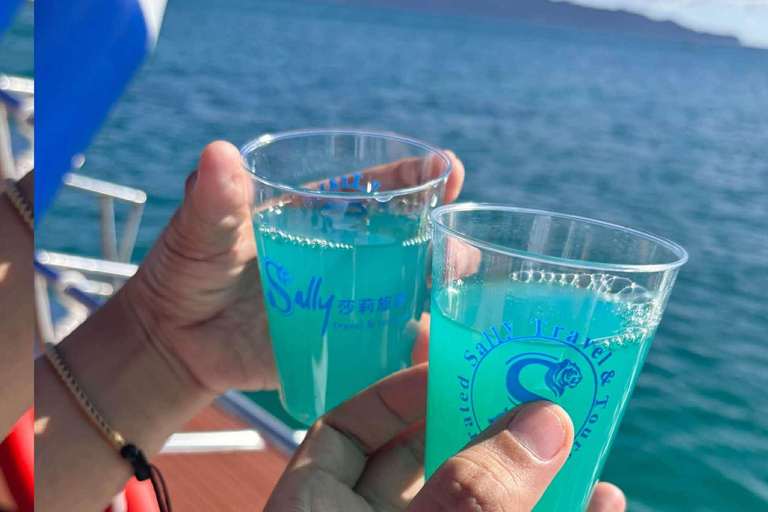 Boracay: Sally Sunset Party Yacht w/ Snacks & Water Activity