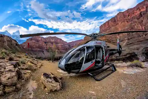 Las Vegas: Grand Canyon West Rim Tour with Helicopter Flight