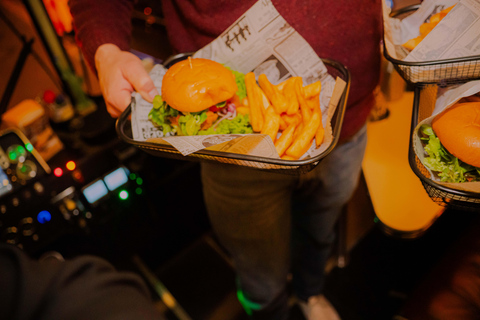 Munich: Dinner Hopping Tour, 3-Course Menu in a US School Bus through the City