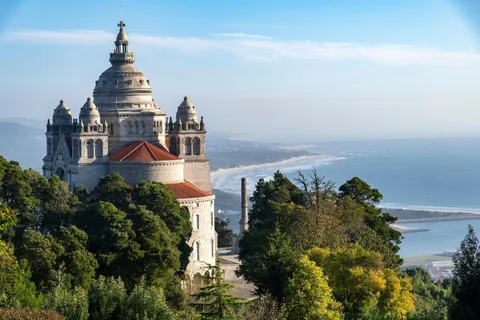 From Porto: Viana do Castelo, Braga and Guimarães Day Tour