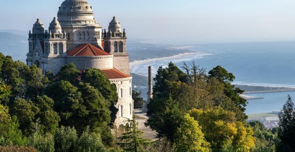 Vanuit Porto: Dagtocht door Viana do Castelo, Braga en Guimarães