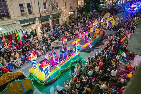 San Antonio: Fiesta Flambeau Parade VIP Ticket