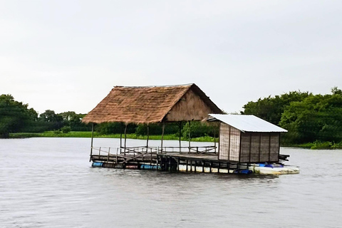 Siem Reap: Angkor Silk Farm & Mechrey Floating Village Tour
