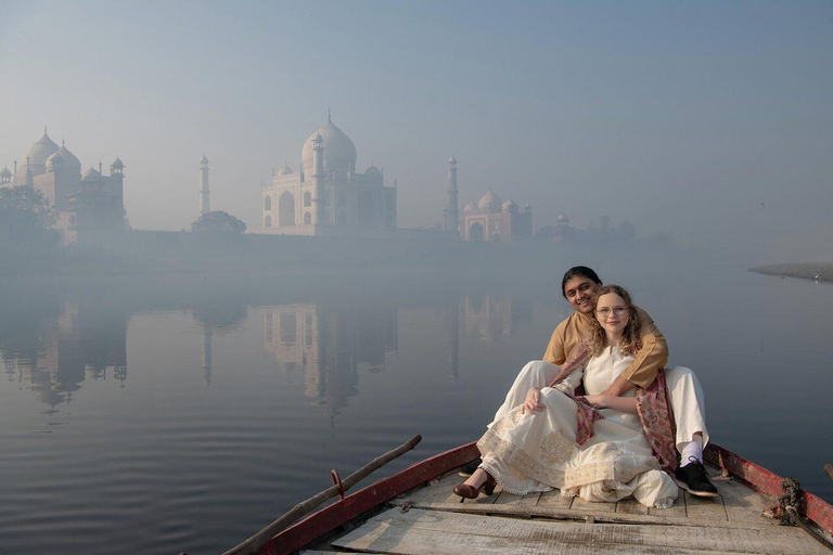 Från Delhi: Taj Mahal Tour med fotograf och båttur.Från Delhi: All Inclusive Tour med fotograf och båttur