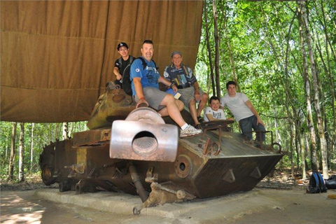 Excursão aos túneis de Cu Chi e ao Delta do Mekong em um dia